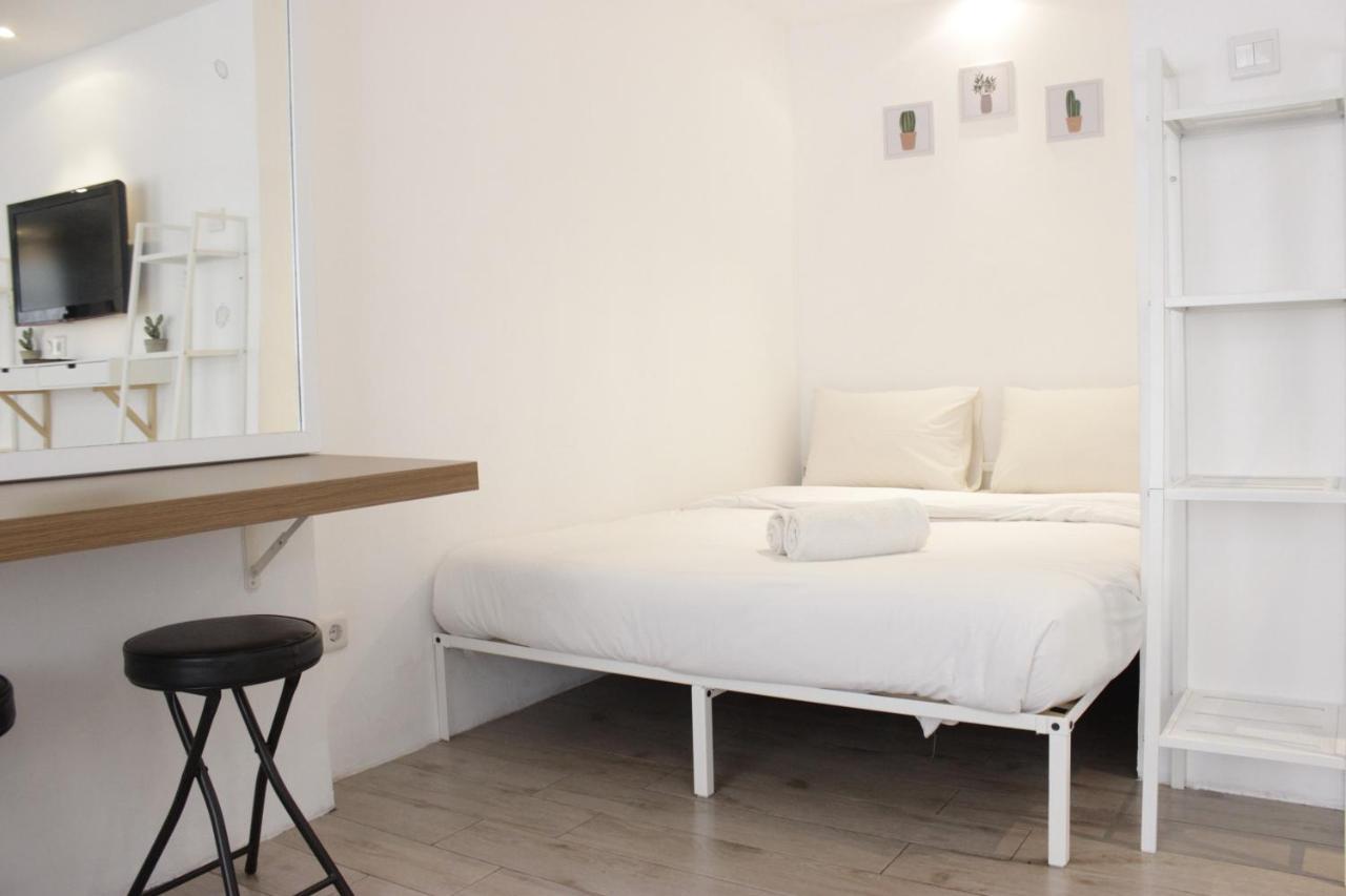 Apartemen Modern Chic At Grand Afrika By Travelio