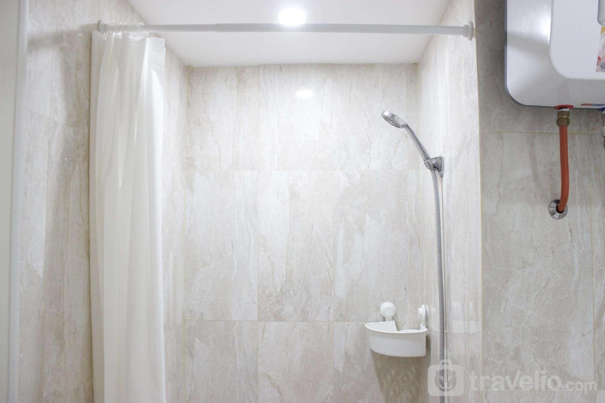 Apartemen Modern Chic At Grand Afrika By Travelio