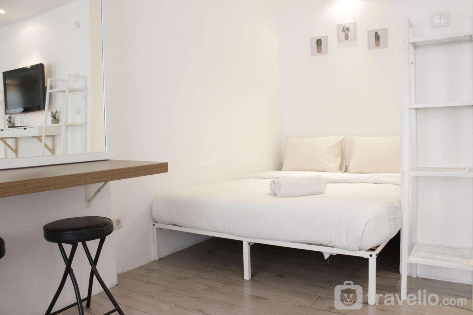 Modern Chic At Grand Afrika By Travelio * Bandung