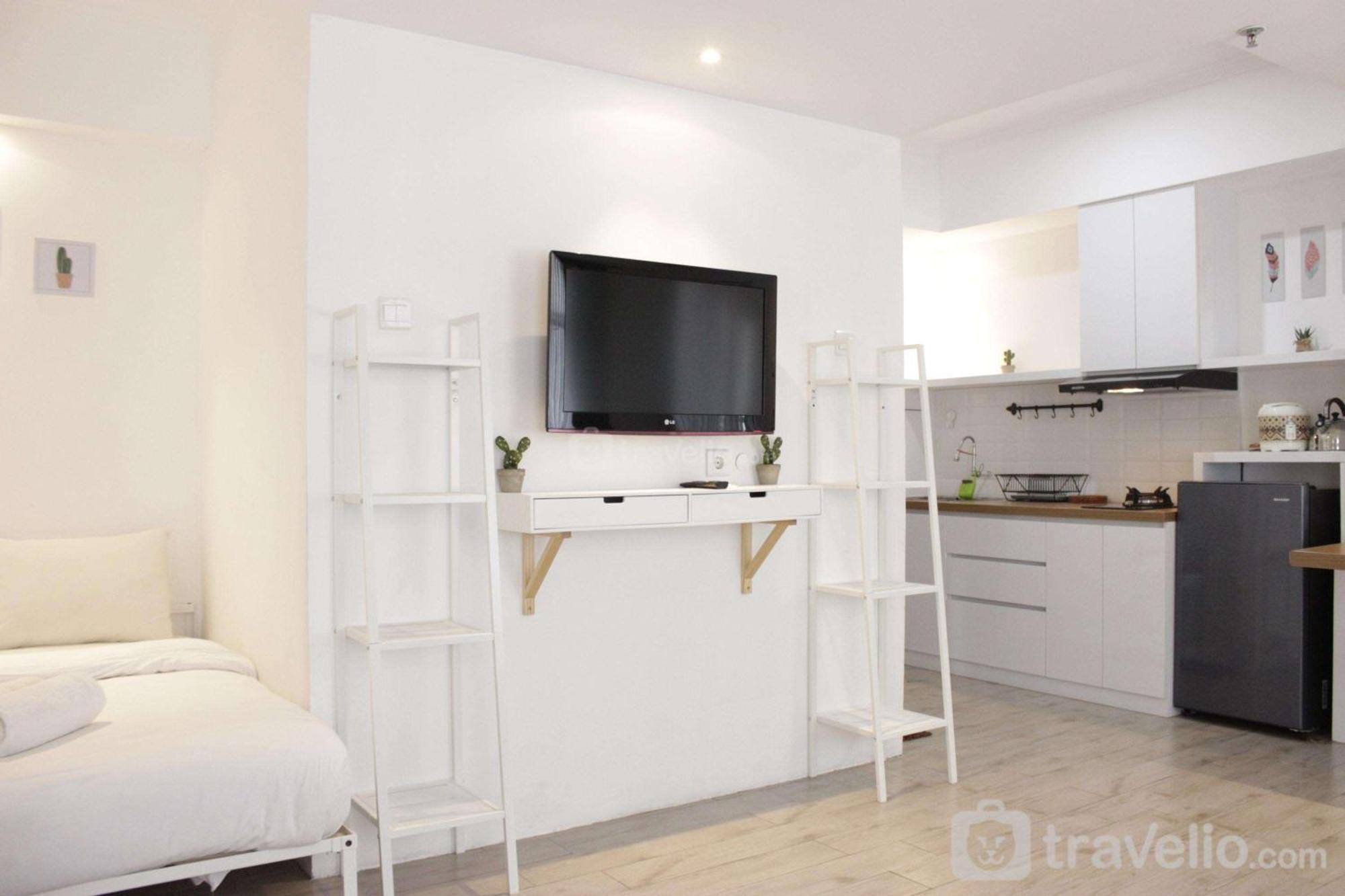 Apartemen Modern Chic At Grand Afrika By Travelio *
